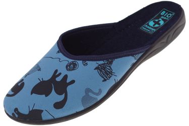 Pantofle damskie kryte klapki domowe Adanex BIO 27756 niebieskie w koty